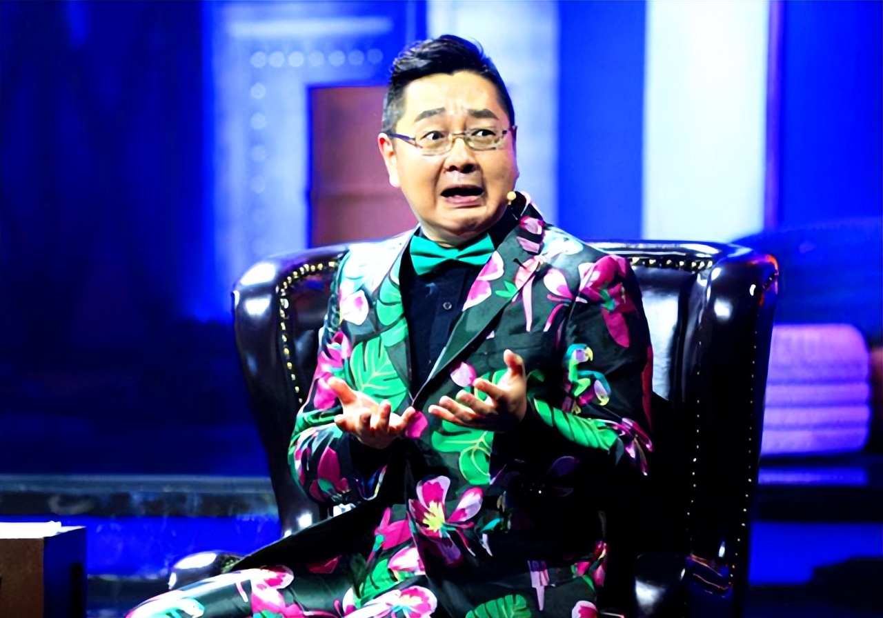 从"央视名嘴"到自嘲梗王,张绍刚在综艺主持掘金之路,直线狂飙