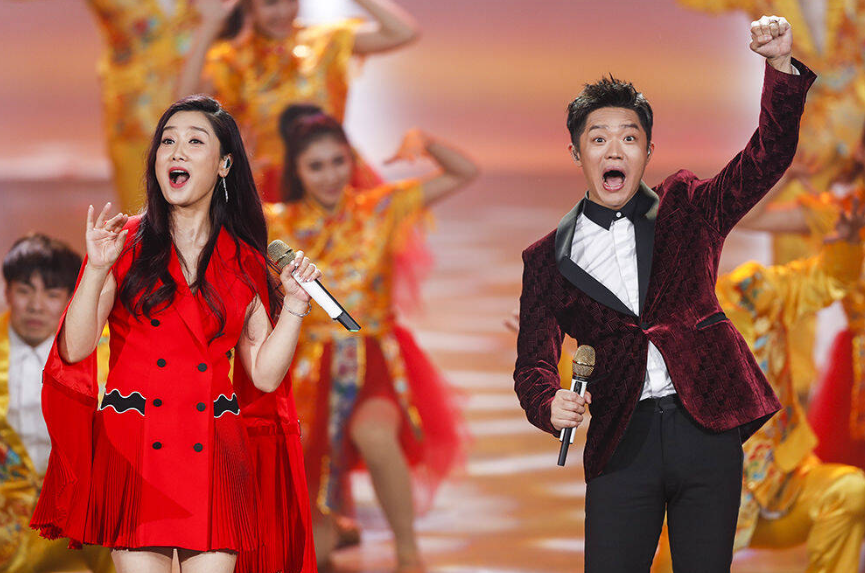 23年的默契搭档,没成为夫妻!但凤凰传奇的成功,是有迹可循的!