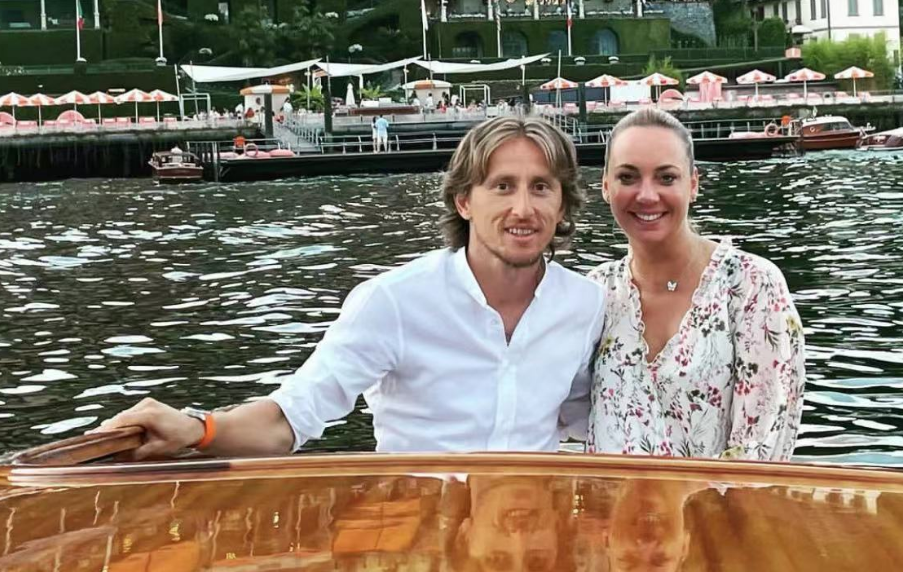 卢卡莫德里奇老婆（莫德里奇一家近照，37岁仍是超巨，冲大力神杯，妻子旺夫相）