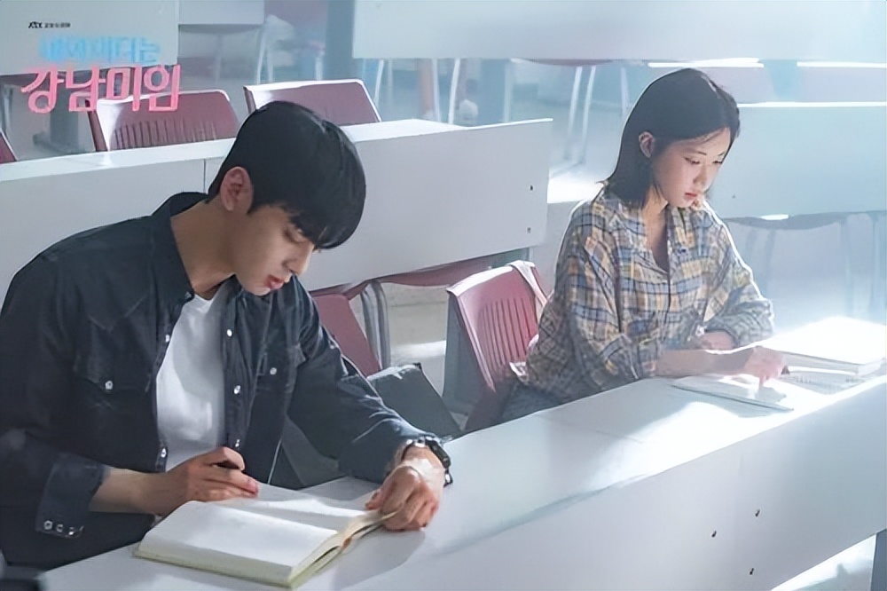 从漫画里走出来的男女主角！这些还原度超高的韩漫你看过几部？