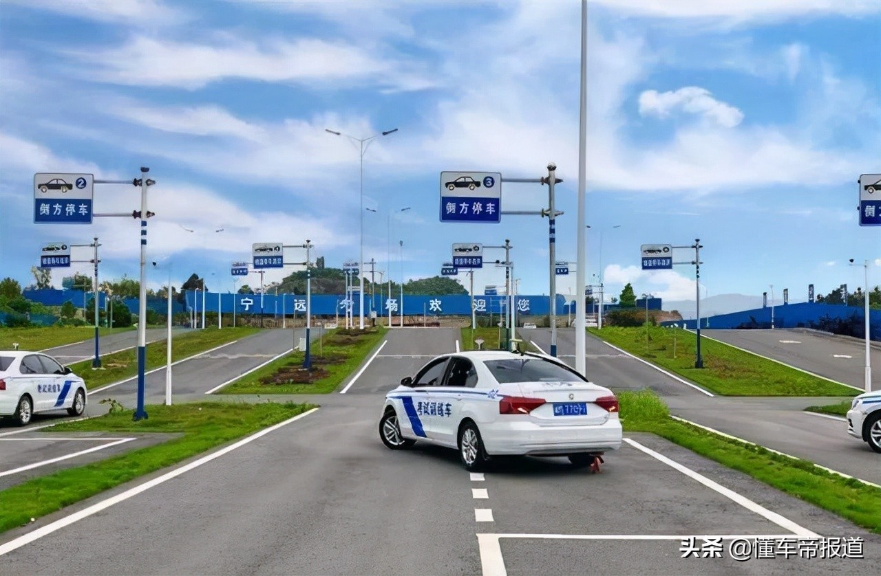 懂车周报| 2022新能源国补退坡30%、首款鸿蒙汽车狂揽订单搅动车市