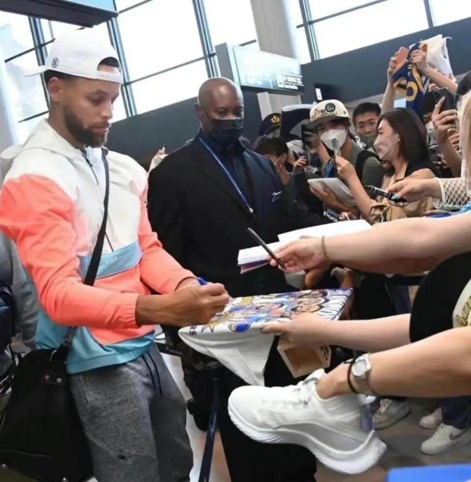 Nba什么时候打比赛(久等了各位球友，NBA新赛季将于9月30日下午6点开打，尽情期待)