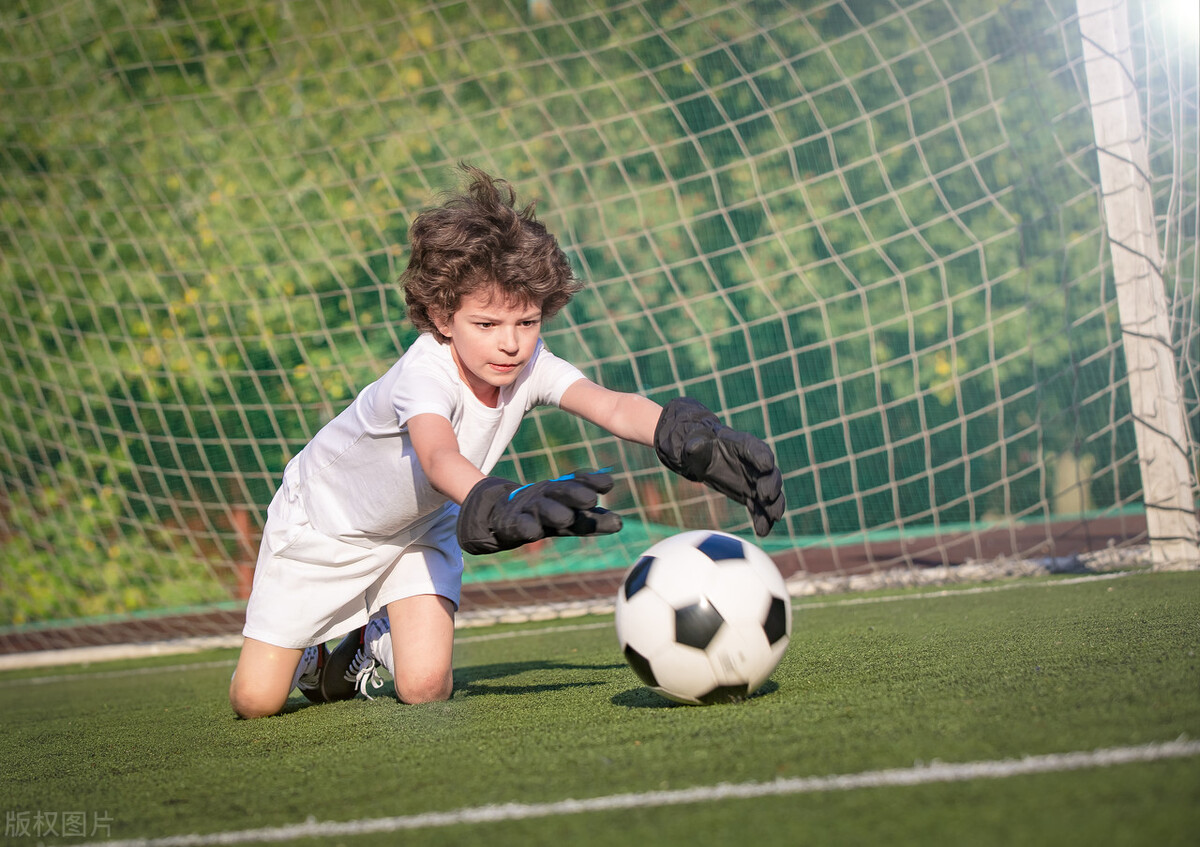 世界杯中国比赛出线（世界杯亚洲三支球队出线！中国足球何时能出线，到底缺什么？）