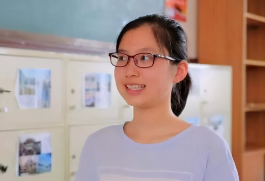 多名高考状元“家庭背景”曝光，家庭状况很相似，网友感叹太现实