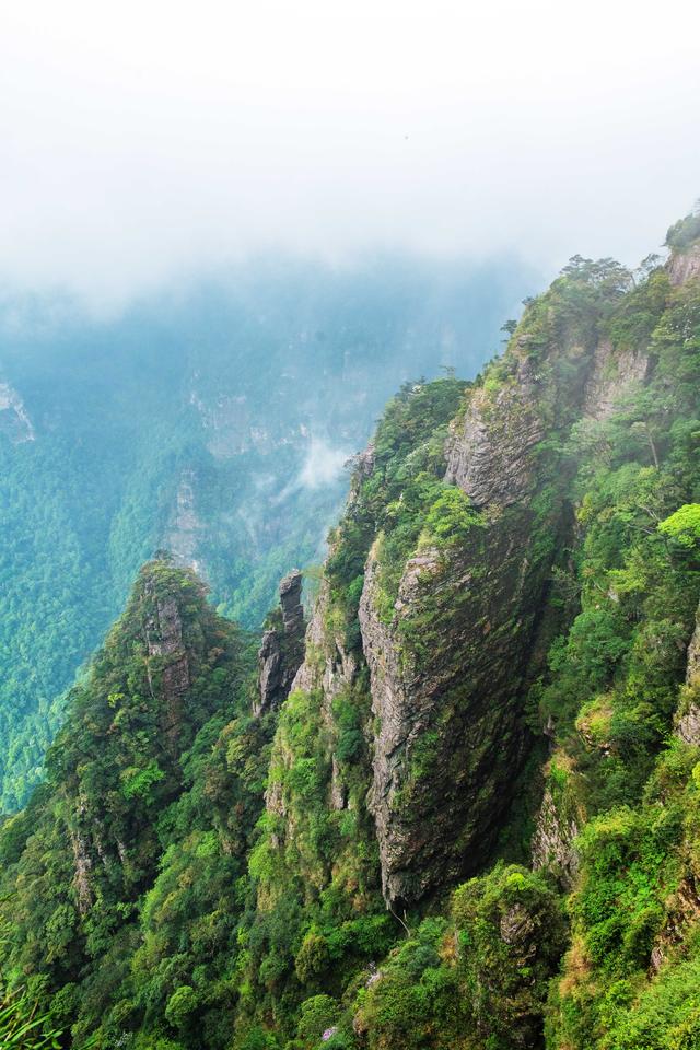 瑶山深处的旖旎风光，在这里看云海翻涌，不容错过的圣堂胜景