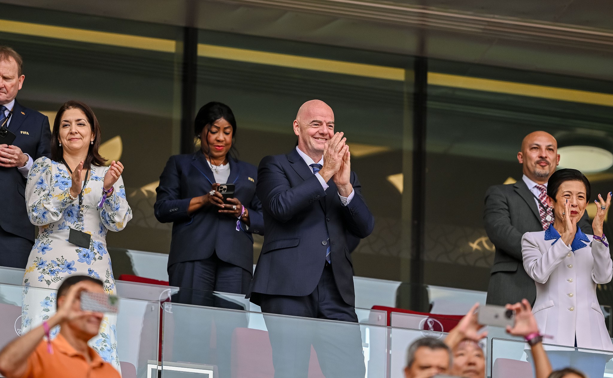 日本看俄罗斯世界杯（日本王妃现场观看世界杯！日本球迷哭了，哥斯达黎加球迷又唱又跳）