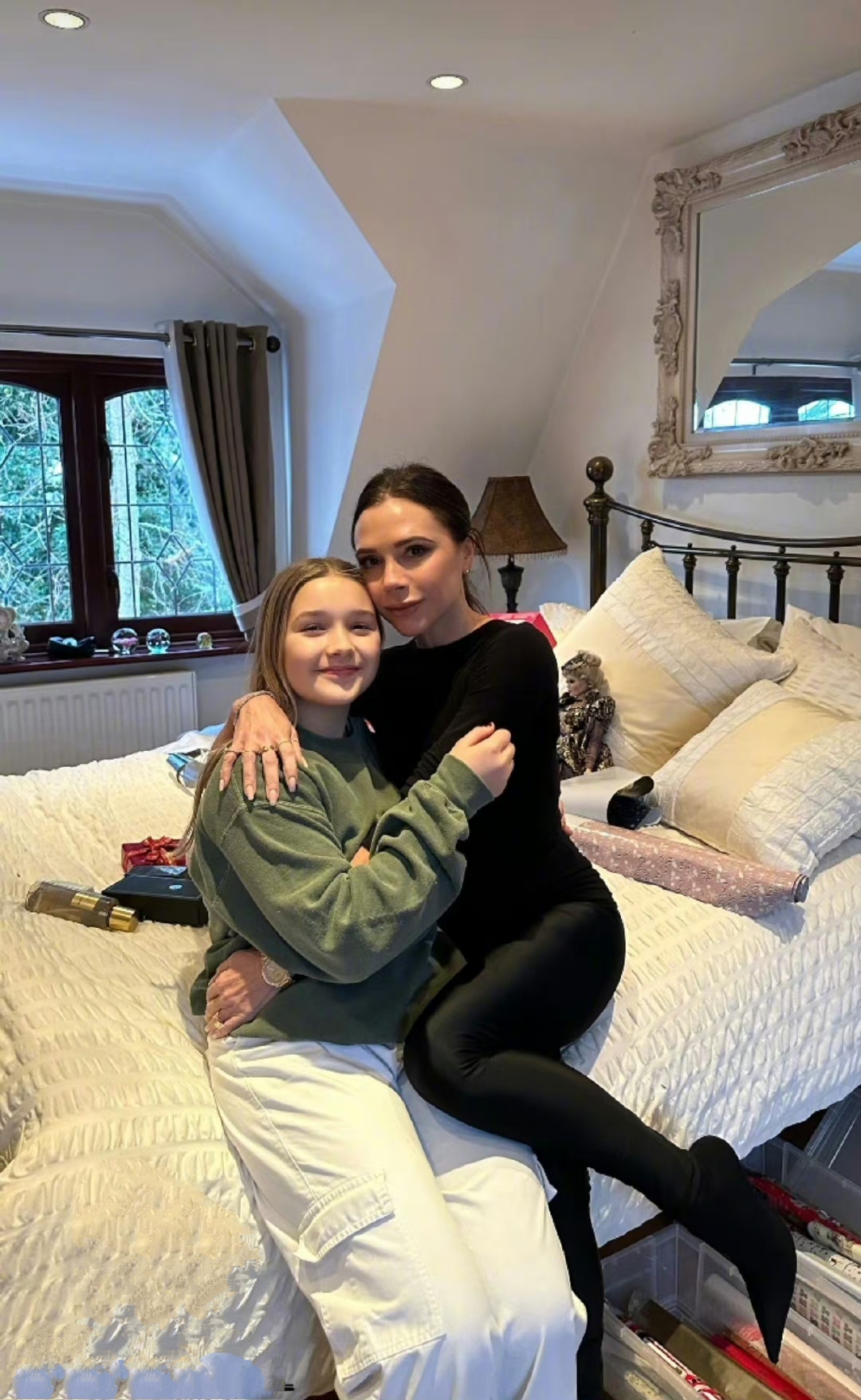 12岁小七是真美!一比一还原了爸妈美貌,网友:4个孩子她最好看