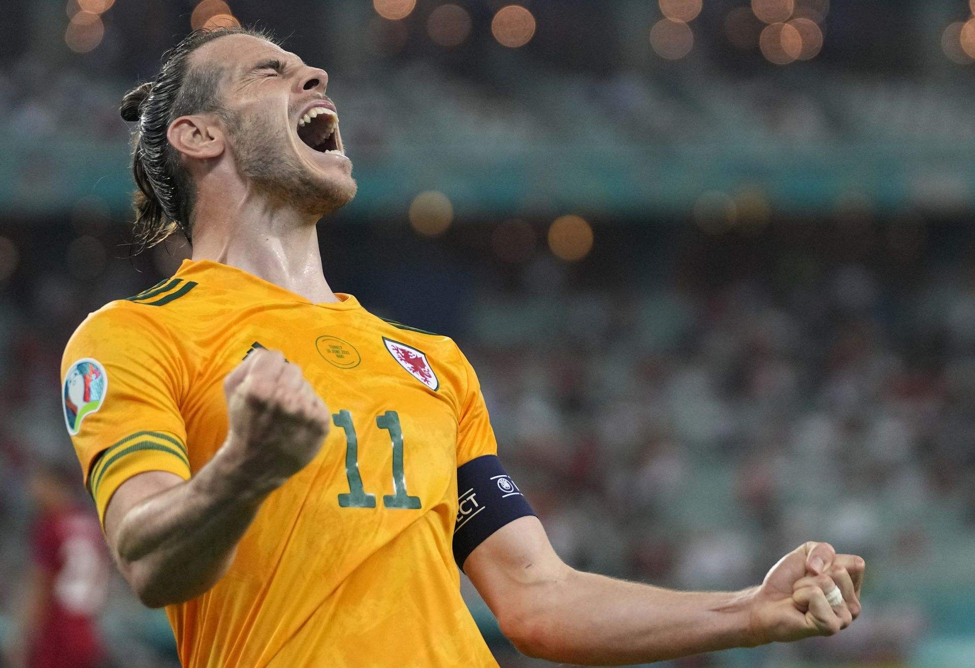 的威胁(攻如惊涛骇浪:世界足坛"贝家军"历史最强阵容,球王与皇帝领衔)