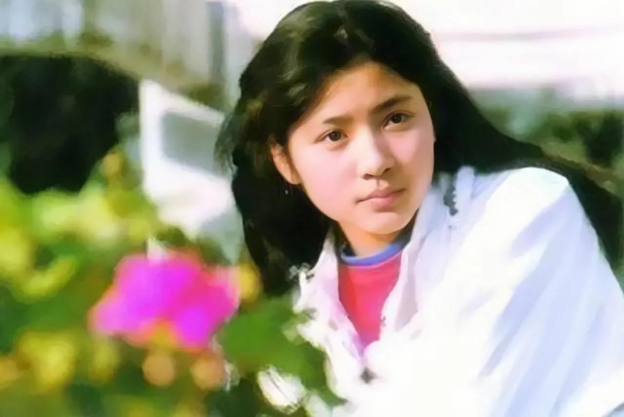 《十六岁的花季》:饰演白雪的吉雪萍,原来变化如此之大