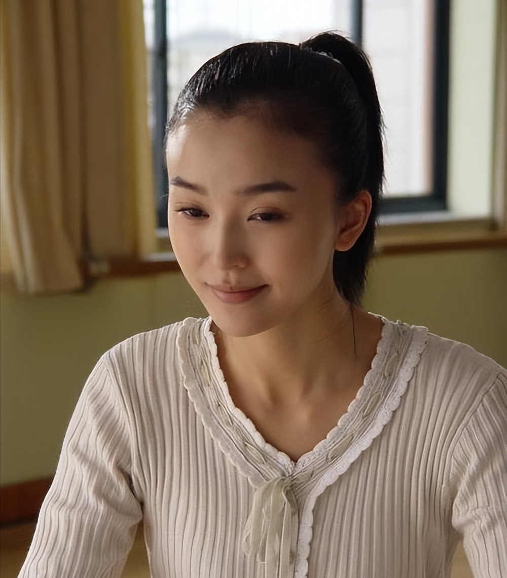 演员姚星彤:被成龙捧红,和王思聪恋爱,做一个低调的女演员