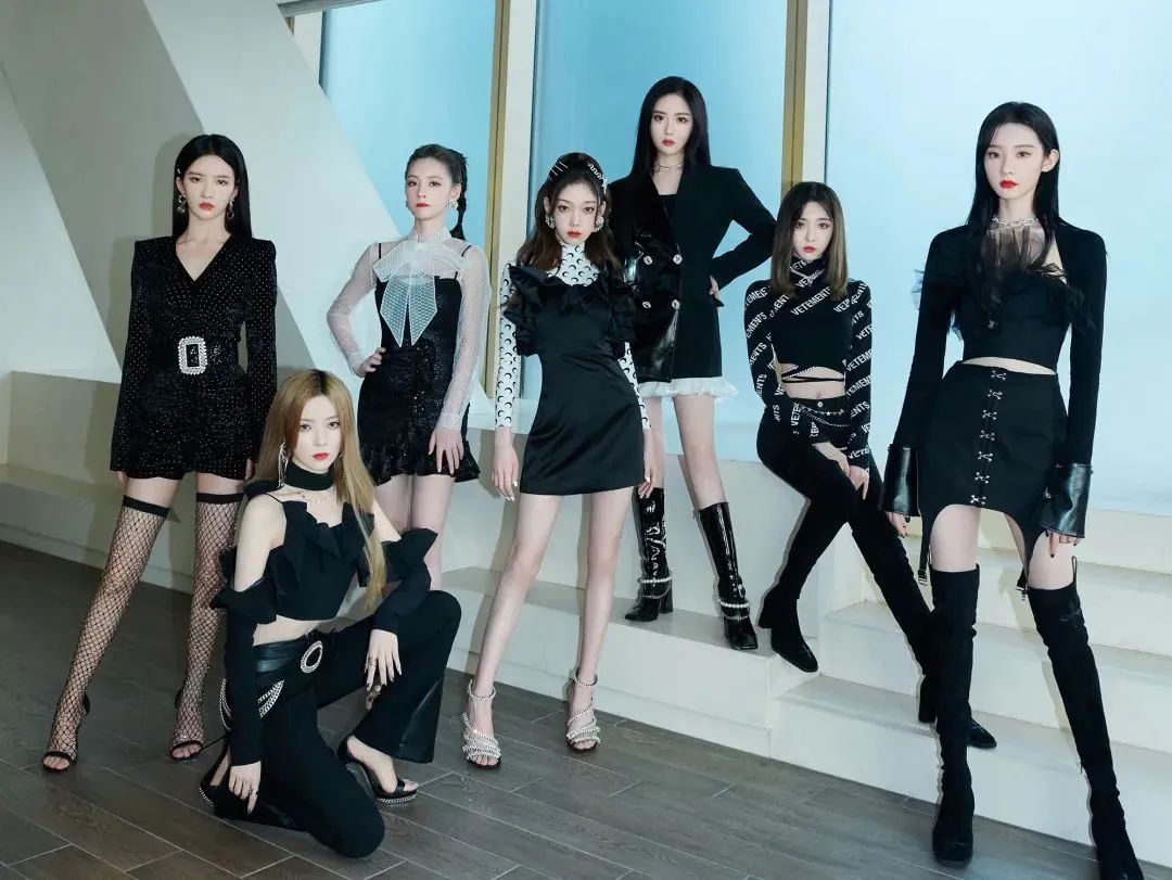 硬糖少女303的两年，在不确定的大环境中寻找确定