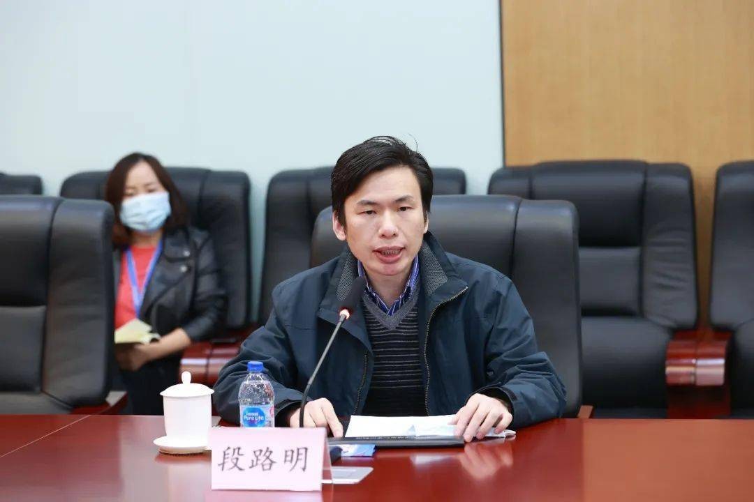 段路明被称“原子上帝”，因祖国一通电话，放弃美国一切火速回国