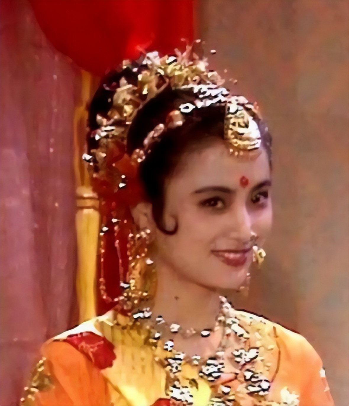 26岁离婚，34岁二婚嫁给犹太富商却两个月见一次面，李玲玉如何了