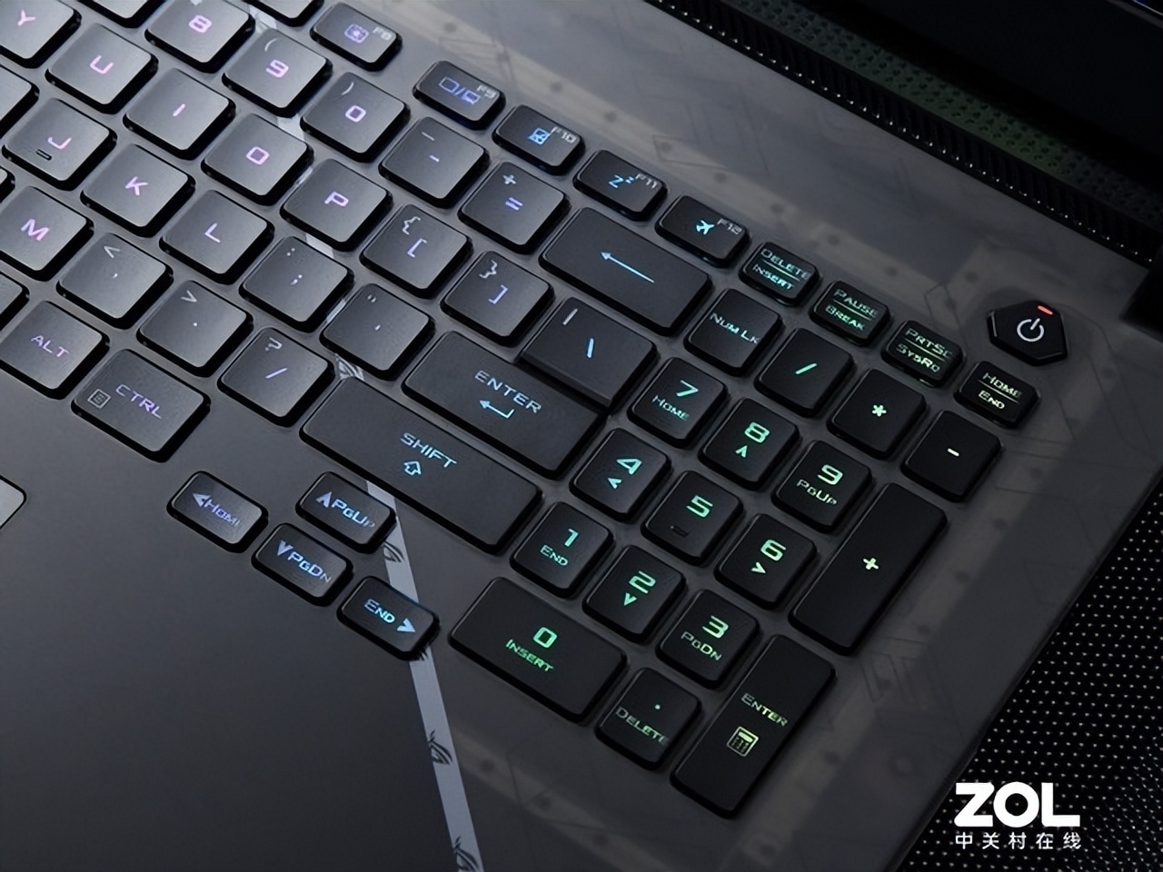 用27999元的12代酷睿i9顶级游戏本办公玩游戏是一种怎样的体验