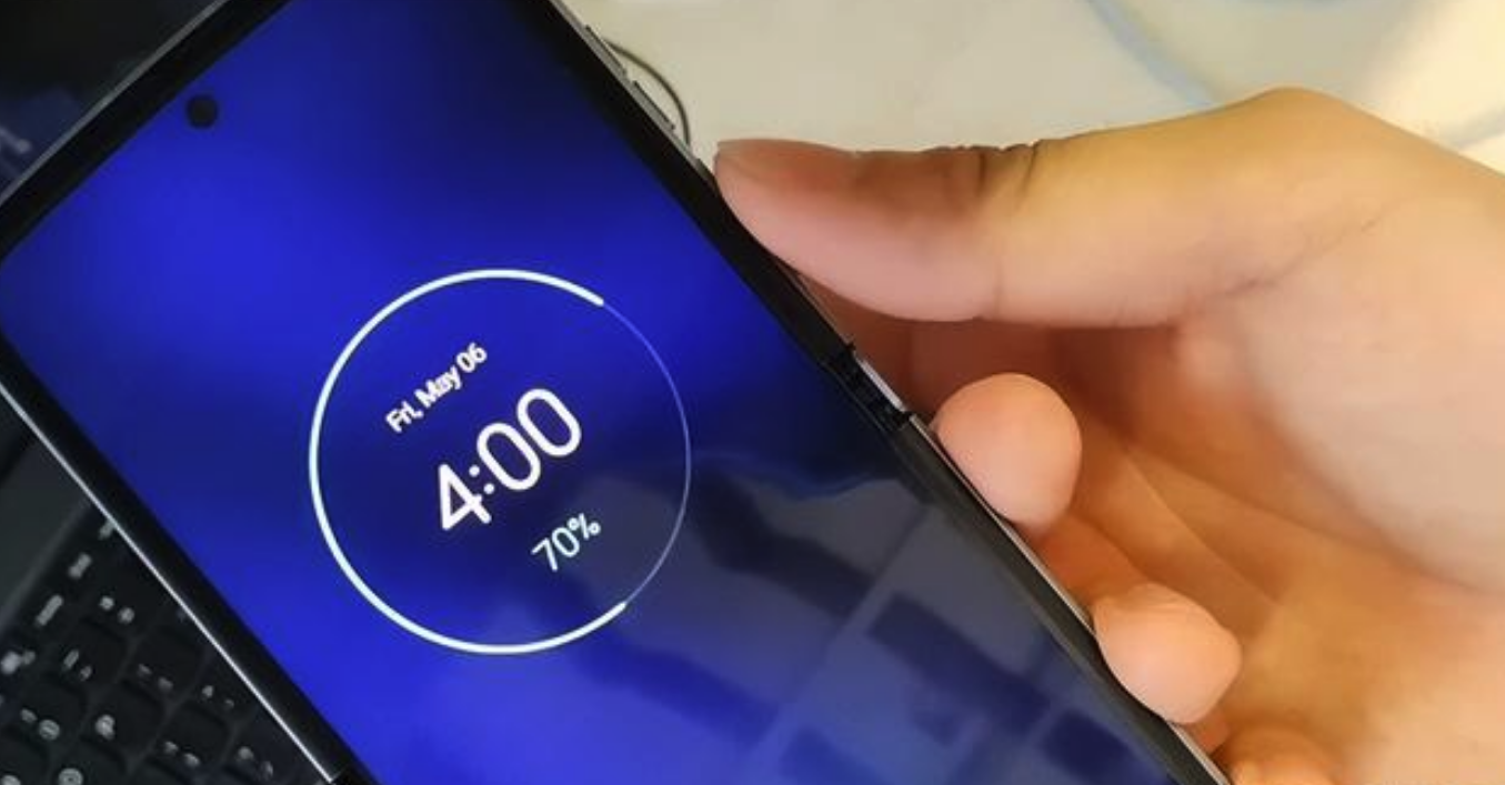 骁龙8 Plus+2800毫安电池，摩托罗拉Razr3曝光，续航能好吗？
