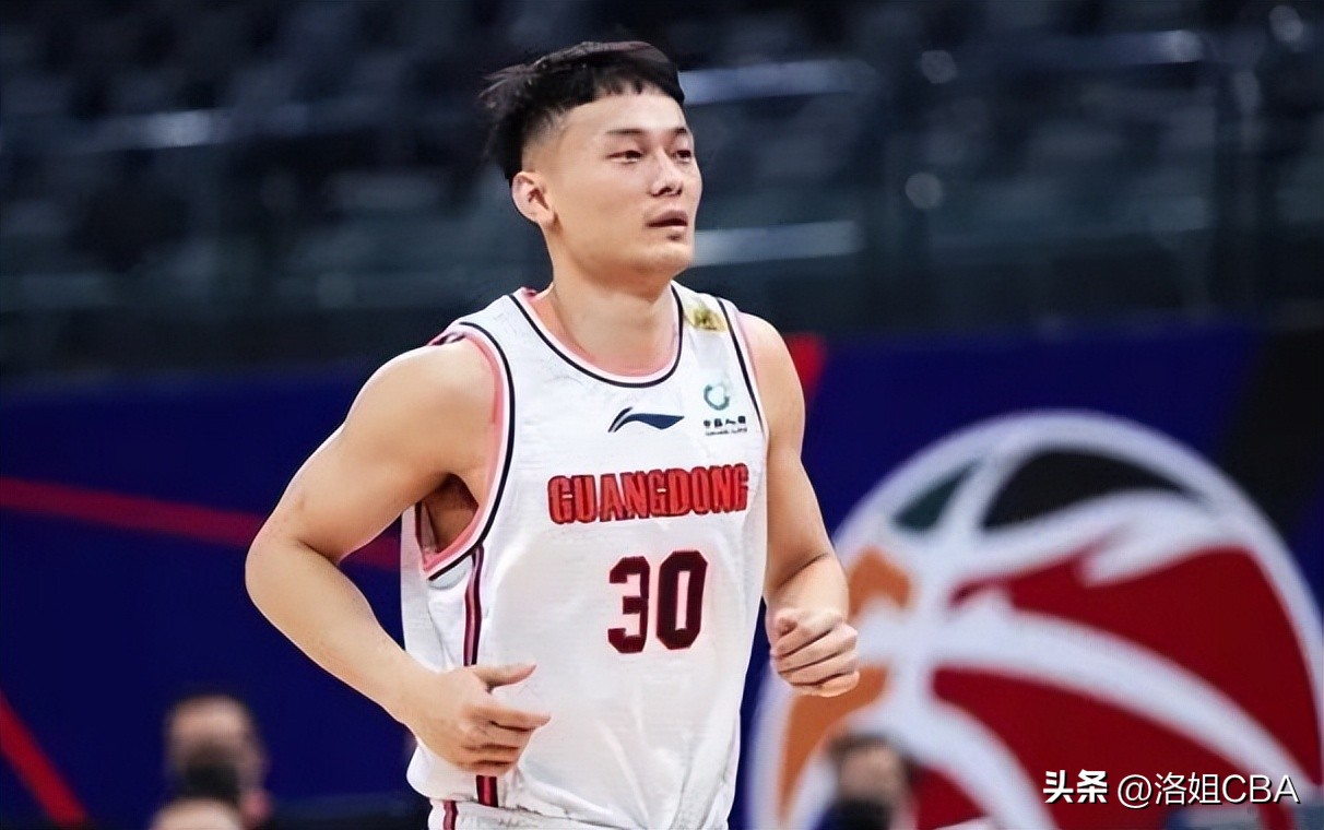 为什么史蒂芬森不回cba（CBA三消息：广东弃将永不言弃，史蒂芬森不回归，许钟豪缺战硬仗）-趣拿体育
