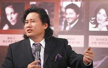 戴玉强：30岁娶初恋女友，51岁开始创业名利双收，今女儿成他骄傲