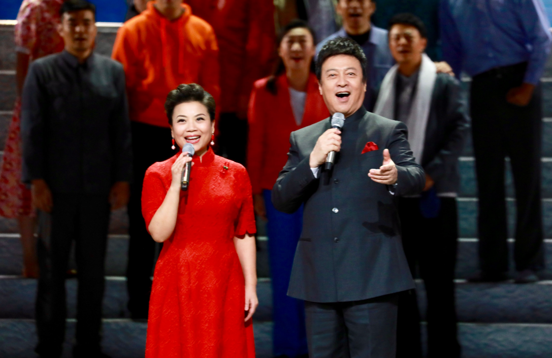 歌手张也:55岁未婚未育,和"男闺蜜"吕继宏神仙友情让人羡慕!