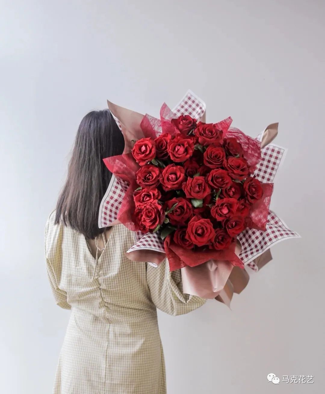 结婚纪念日送什么花？可选择百合花、并蒂莲和红掌-第3张图片