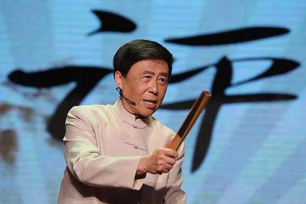 鹤城大萧侃东北：冬日寒风中的地道东北味儿