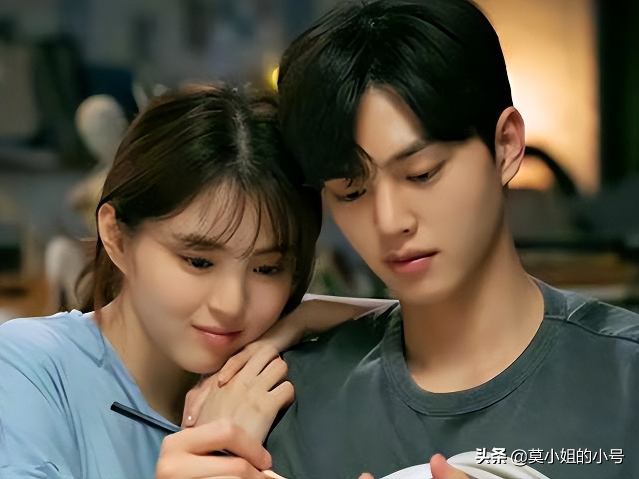 周末两天爆出8个瓜，新恋情、哭穷卖惨、车祸死亡，个个都是大瓜