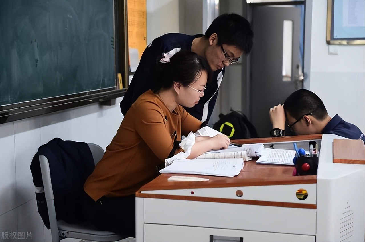 2022高考人数出炉，河南依旧高居榜首，学生表示太难了