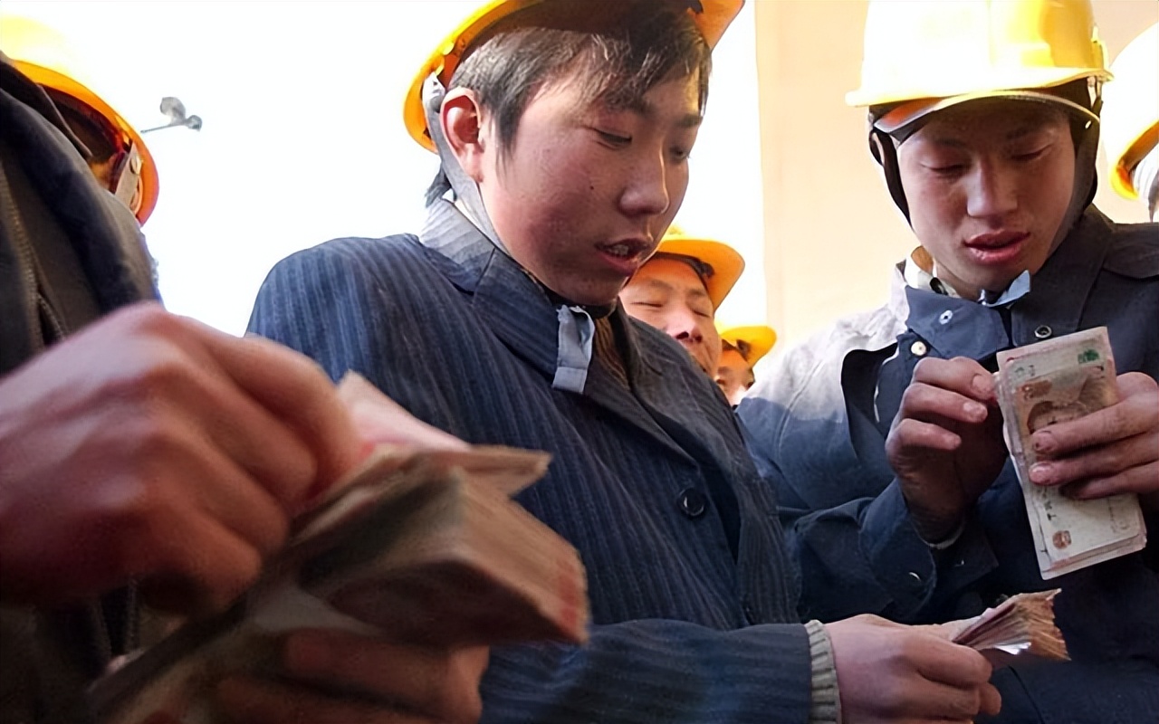 工资上调的最新消息,2022退休人员工资上调的最新消息