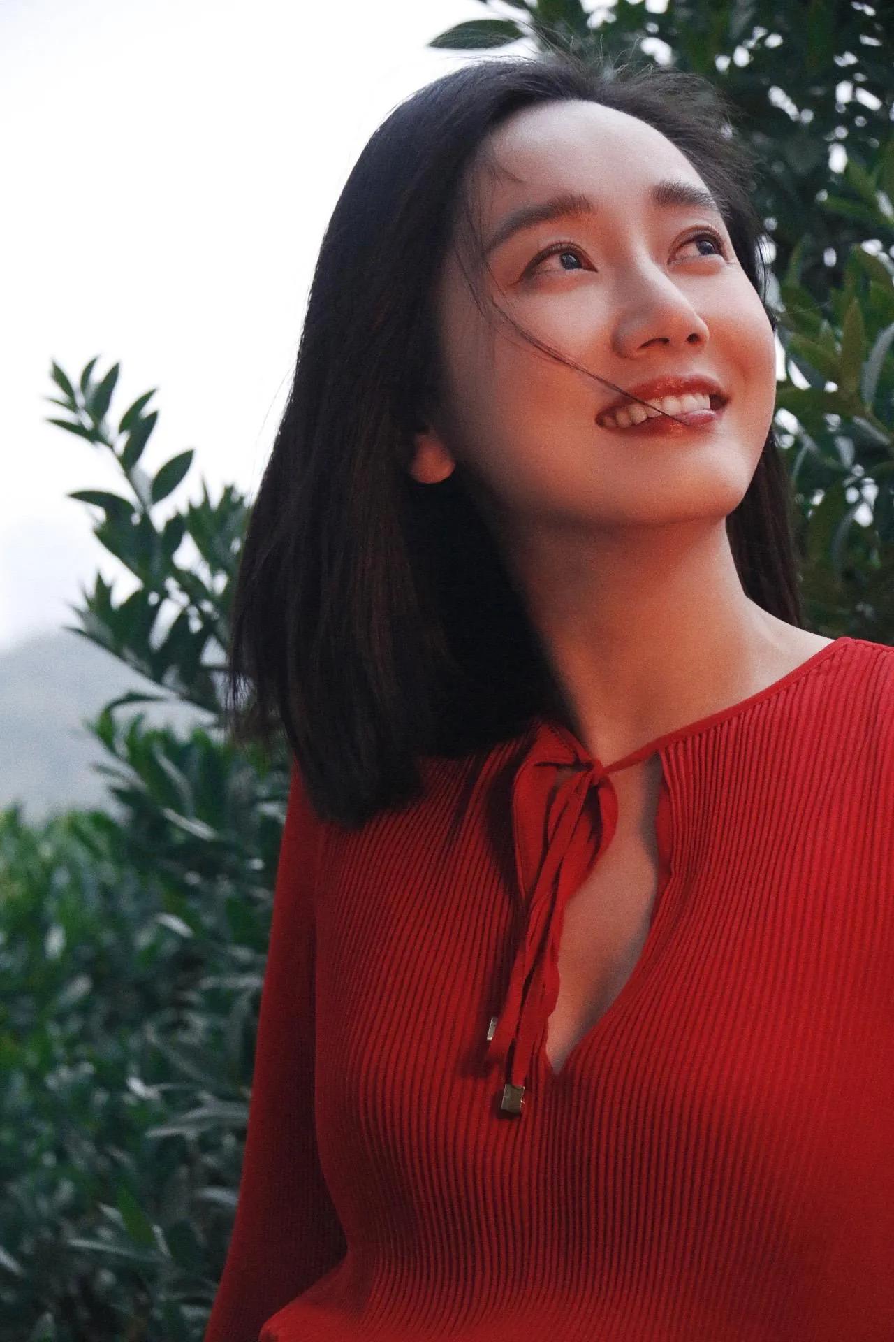 董晴,1988年3月8日出生于山东省淄博市,中国内地女演员,毕业于北京