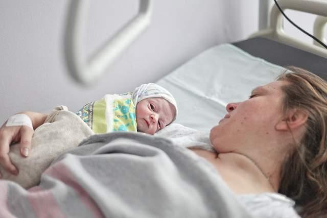 为啥新生儿喜欢扎堆晚上出生？并非巧合，3个原因说明生命之奇迹