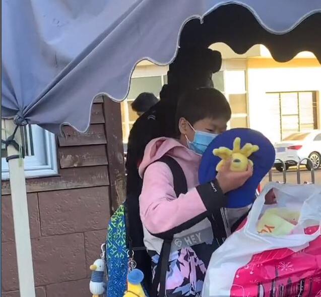 太可爱！全红婵正式回归国家队，章鱼帽抢戏，背包俩挂件显少女心