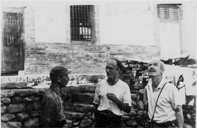 他帮中国抗战，娶中国女学生，回国时，毛主席：给三千美金作路费