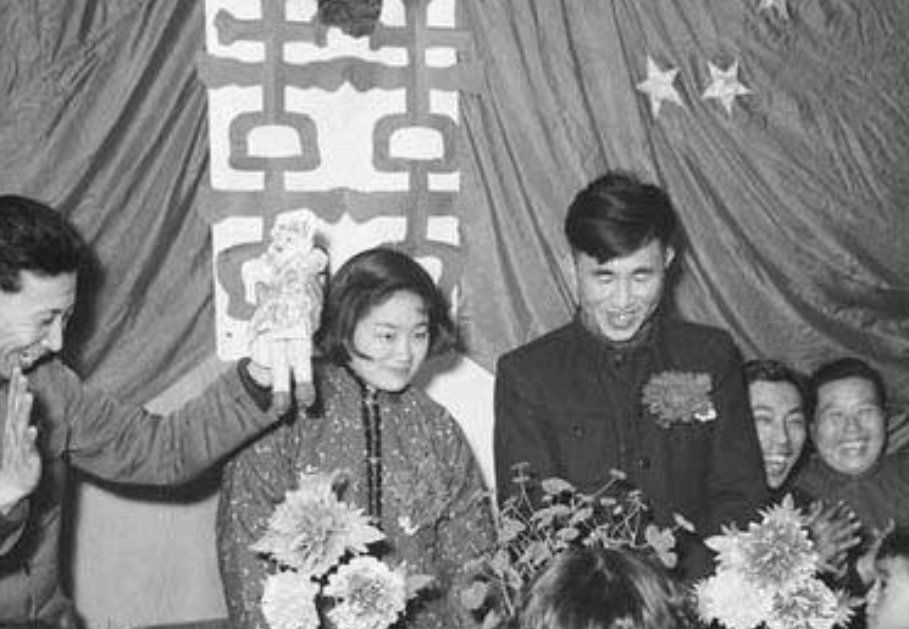 三转一响彩礼是什么（八十年代彩礼三转一响是什么）