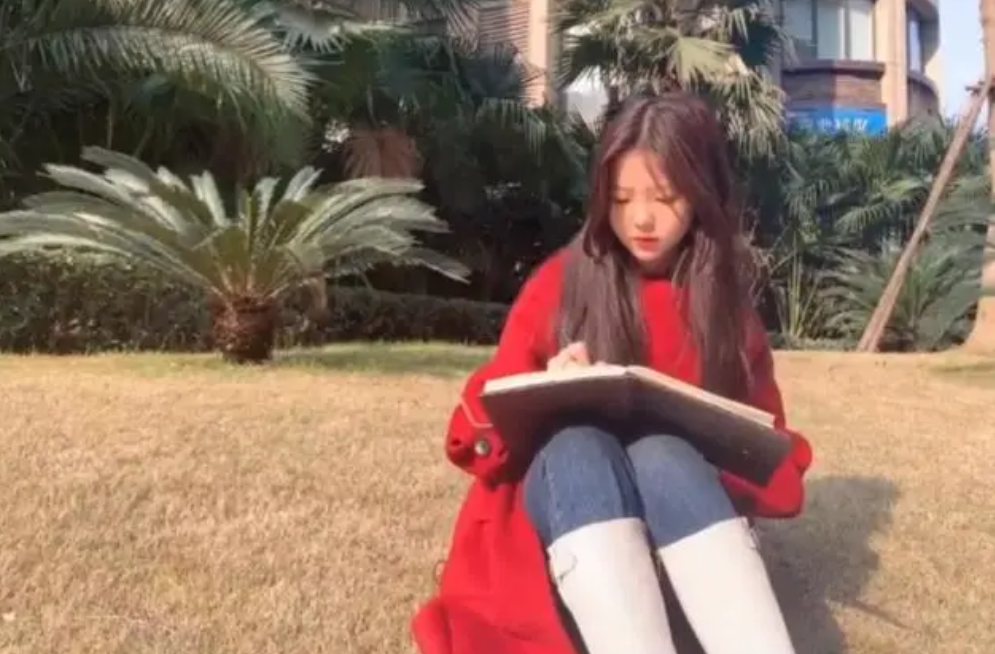 美希：四川23岁女孩大学期间狂赚百万，是团队包装，还是真实故事