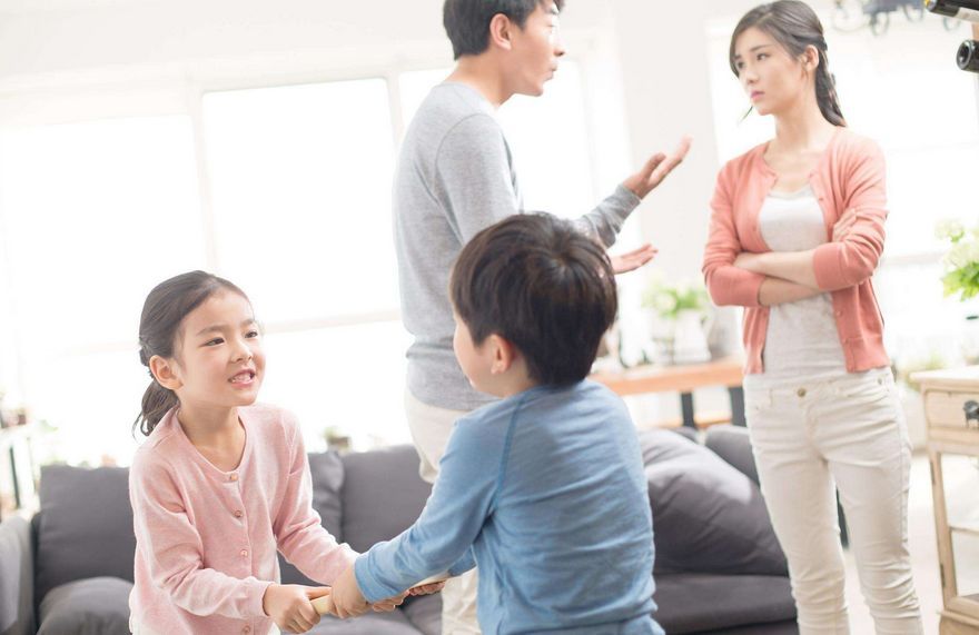 帮忙带娃10天，跟儿媳妇吵架3次，老人：我不伺候了