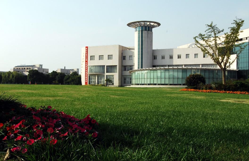 行业顶尖：上海5所双一流大学以及3所特色双非学校简介