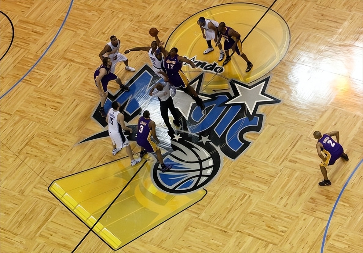 为什么以前nba球衣没有标志(NBA官方宣布重新启用老版总决赛LOGO，球迷直呼这才是总决赛)