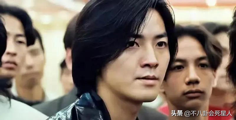 10位港台长发男星，郑伊健帅气逼人，伍佰气质狂放不羁