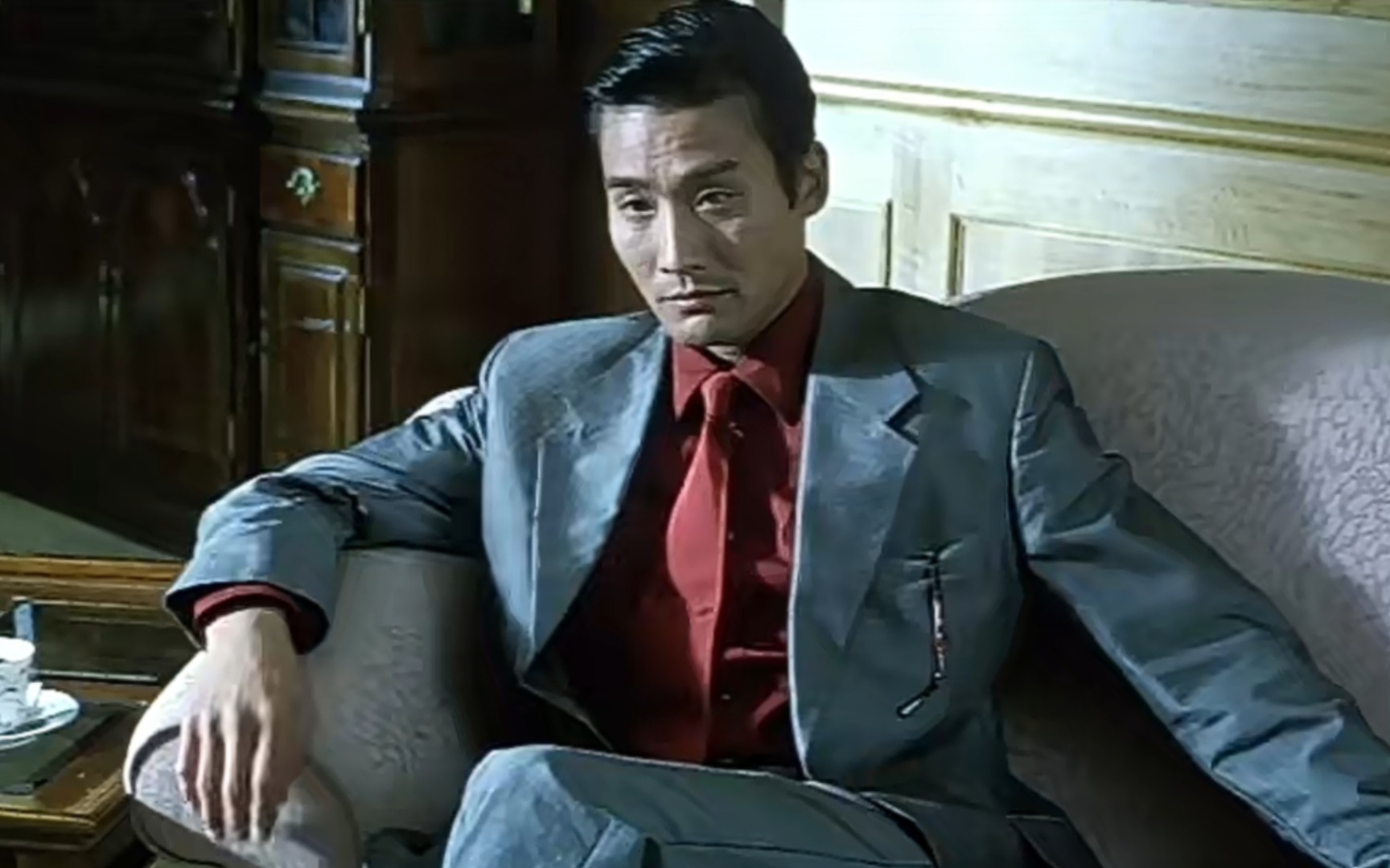盘点香港电影中8个经典"大佬"角色,风格各异,谁才是天花板?-蘑菇号