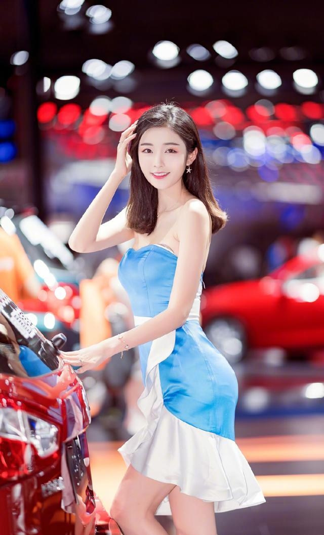 青春靓丽美女车模