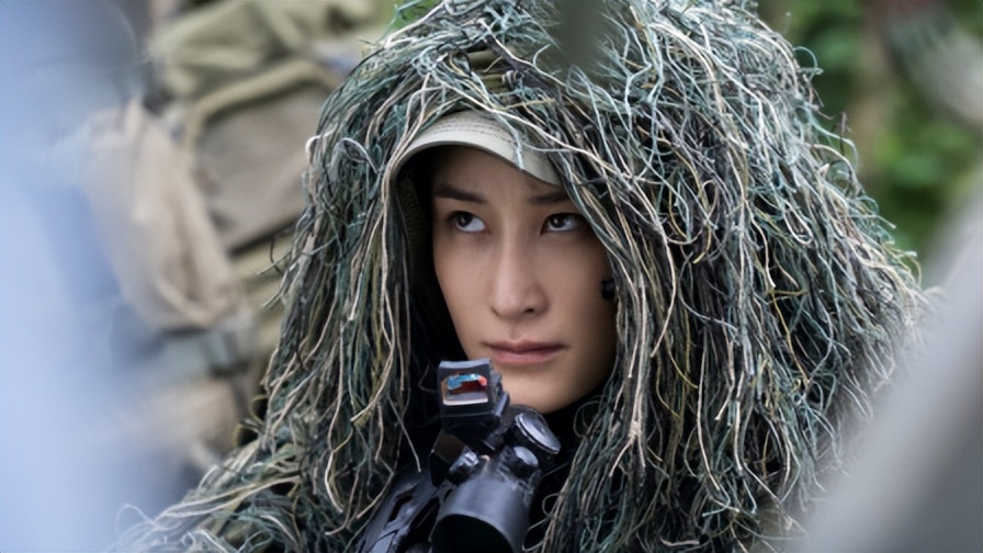 蒋璐霞：天生女兵王，曾是释小龙师姐，为拍戏剪掉长发，绝经十月