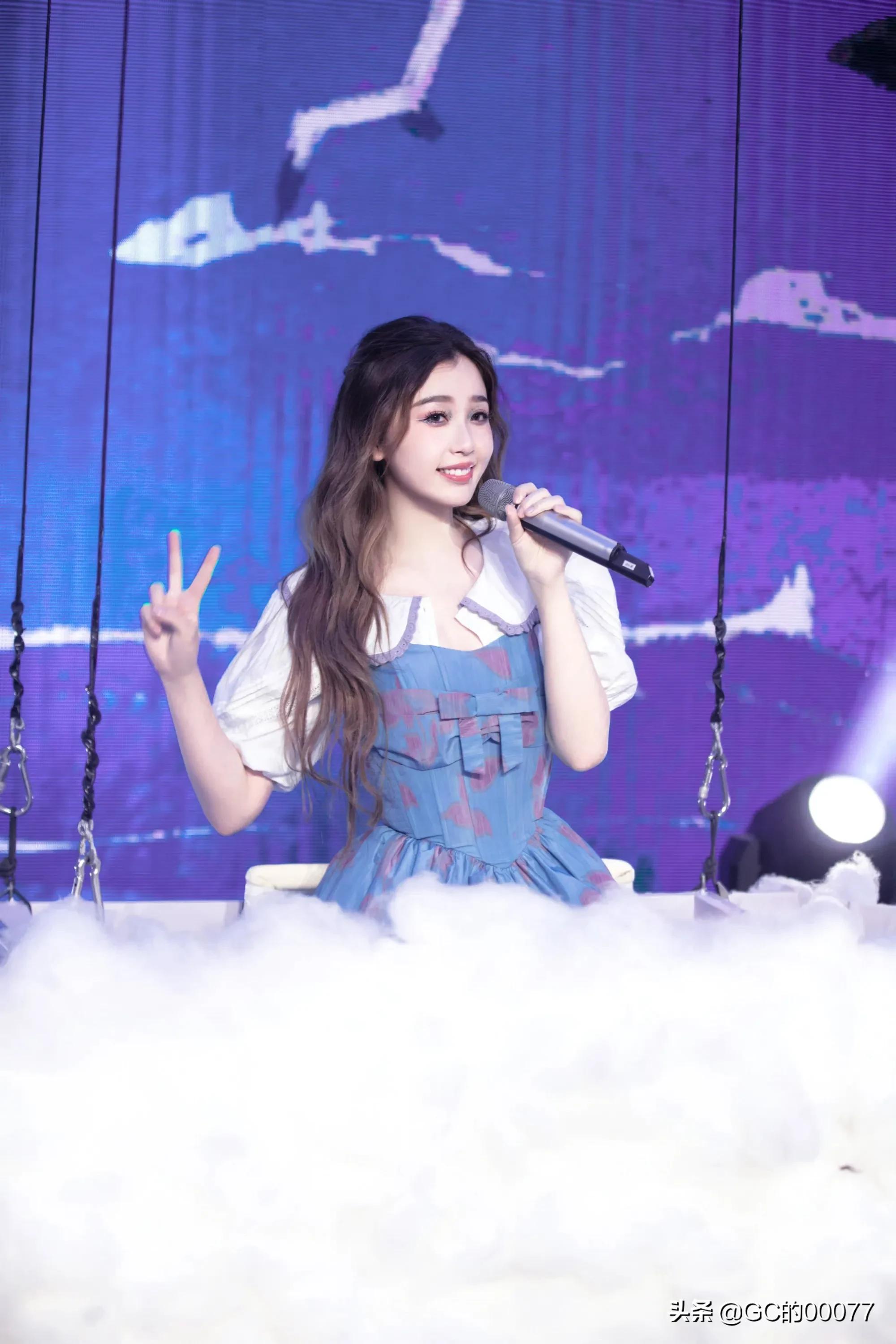 明星图片虞书欣