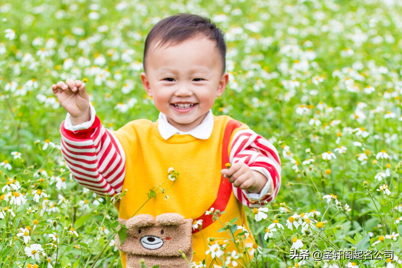 男孩起名 古诗词中至美至简，寓意非凡的男孩名字大全