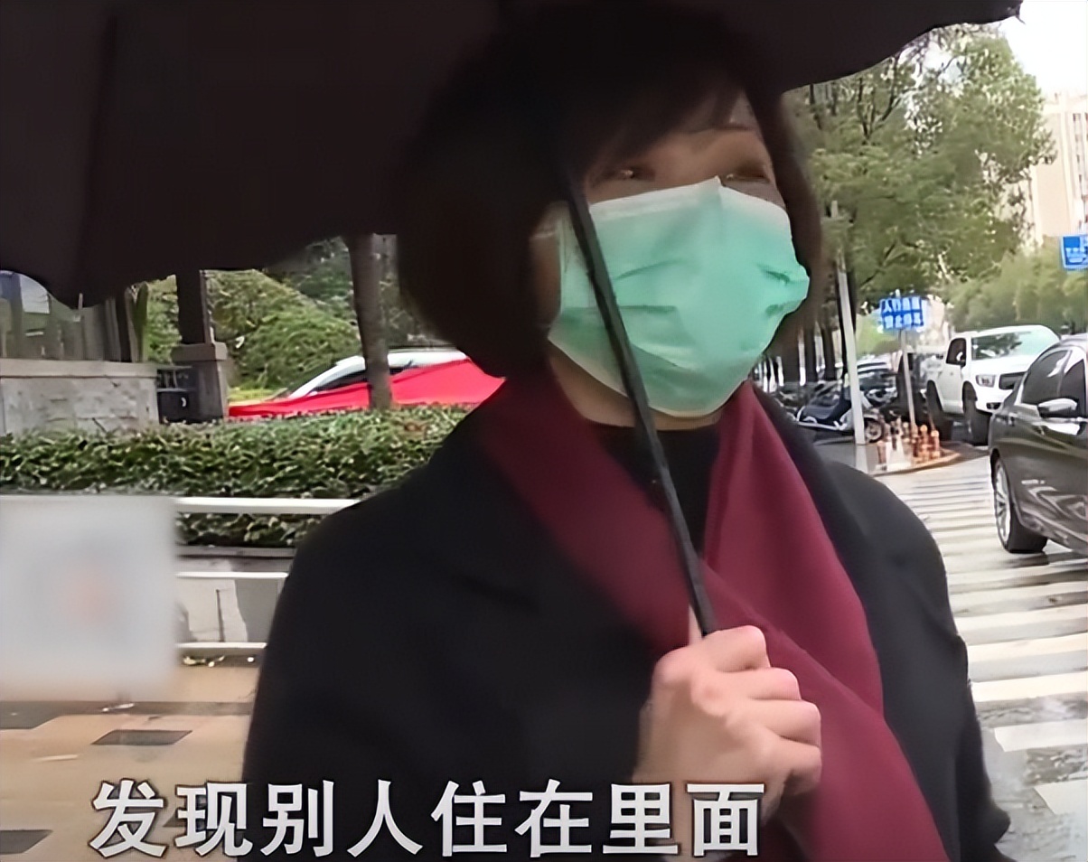 2019年，湖南富婆输光千万家产，被丈夫骗去离婚，住在狭小出租屋