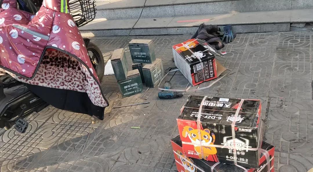 新电动车新电池头次用很重要，充电使用细节不要忽视，给出方法