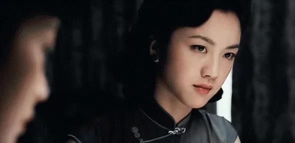 汤唯为什么被封杀（同演《色戒》，为何汤唯被封杀，梁朝伟却没事？冯小刚金星鸣不平）