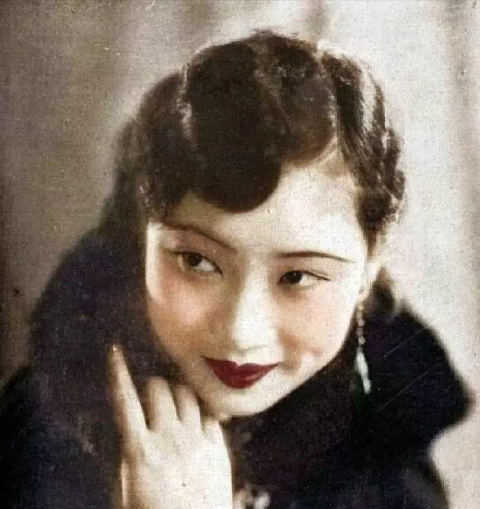 1989年胡蝶离世，曾艳压阮玲玉当选“电影皇后”，巅峰期为爱隐退