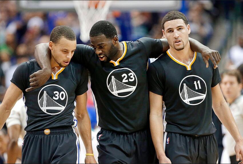 nba有哪些队获得过总冠军（库里、汤普森、格林又拿一冠，NBA哪组三巨头拿到的总冠军最多？）