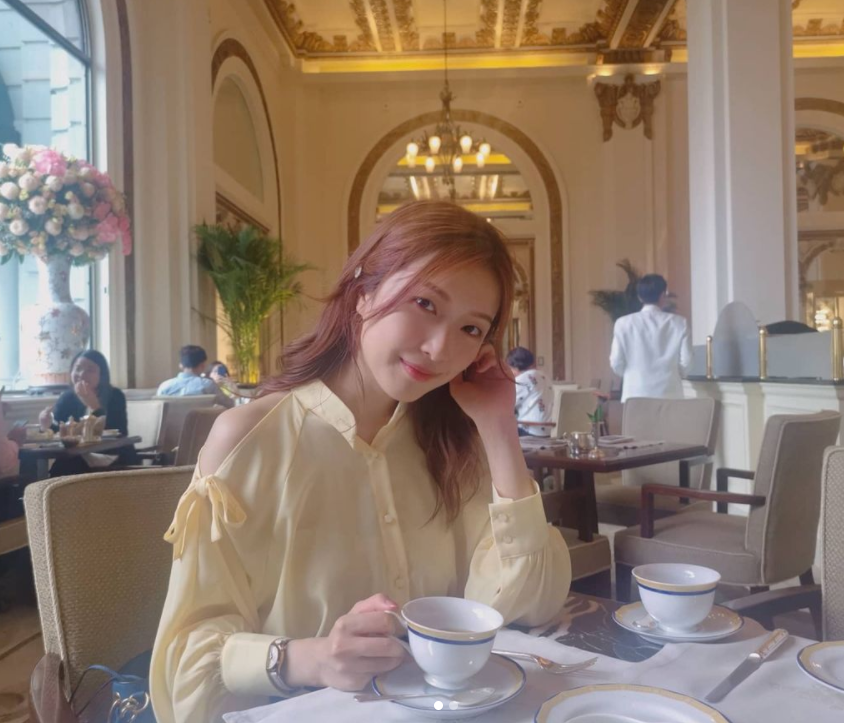 郭嘉文高调庆祝31岁生日,喝酒晒照模样大变!疑暗自和梁洛施争宠