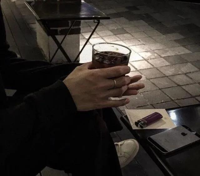 有点难过伤感的微信状态文案 表达心情不好的微_qq说说网