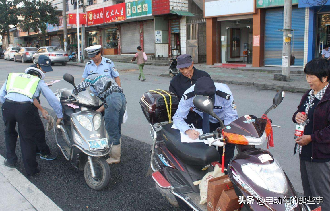 持有汽车驾照能骑摩托车吗？答案在这里